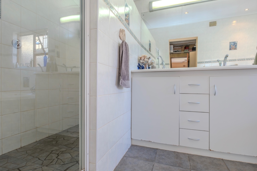 4 Bedroom Property for Sale in Bergsig Western Cape